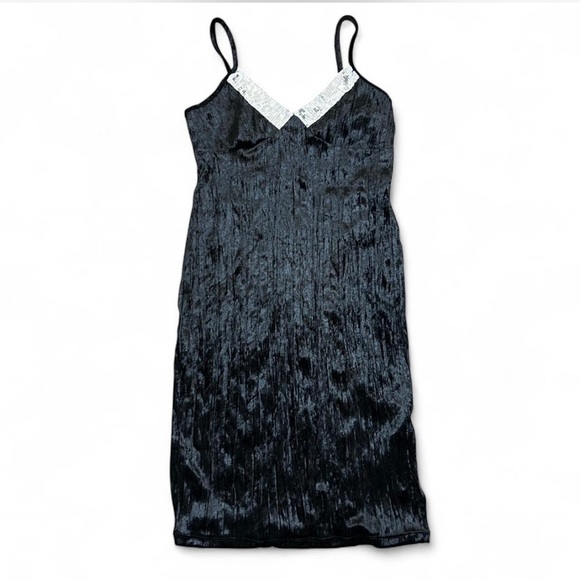 Dresses & Skirts - Stylish Black Dress with Lace Detail Perfect For New Years